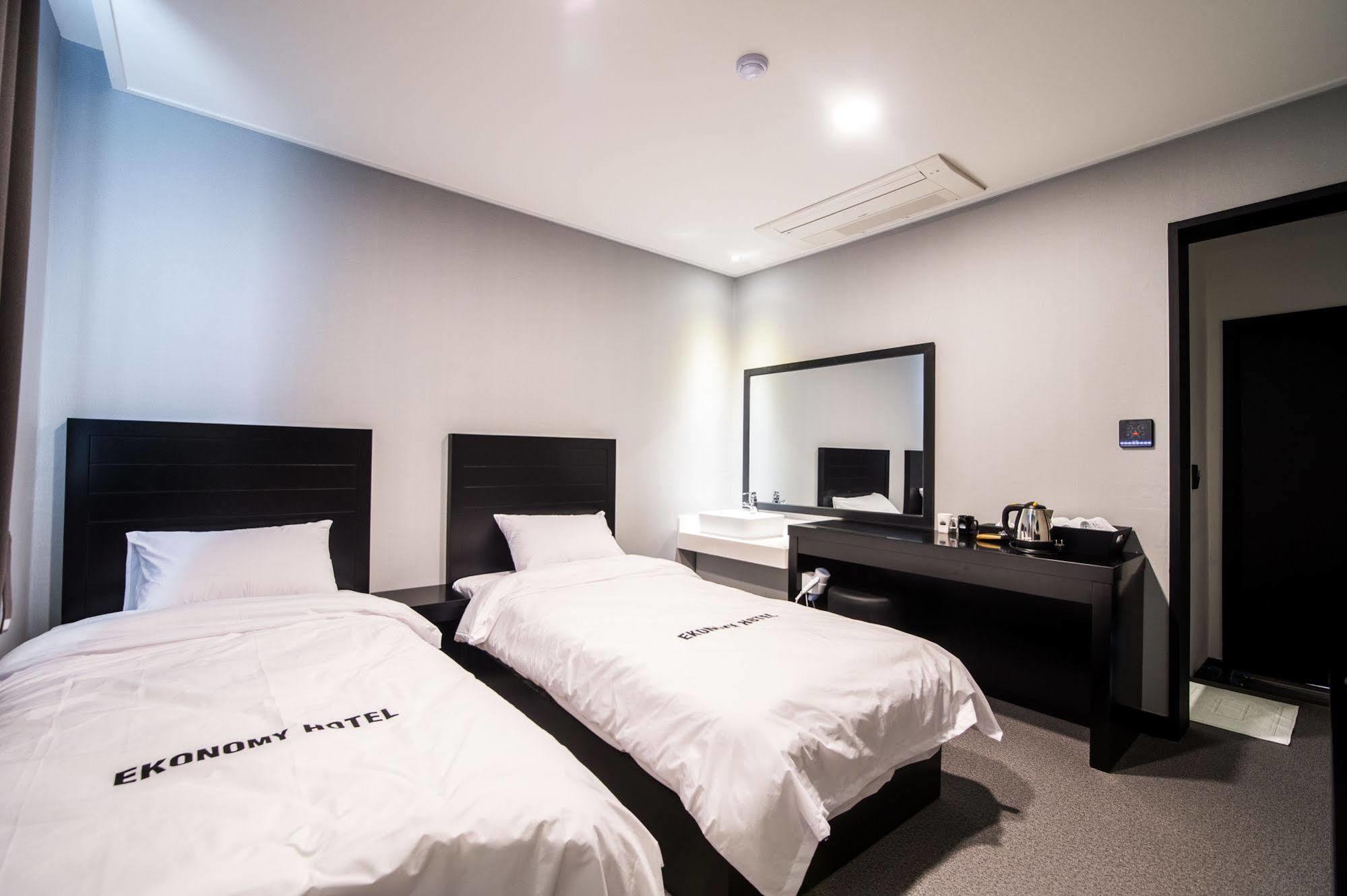 Ekonomy Hotel Sokcho Esterno foto