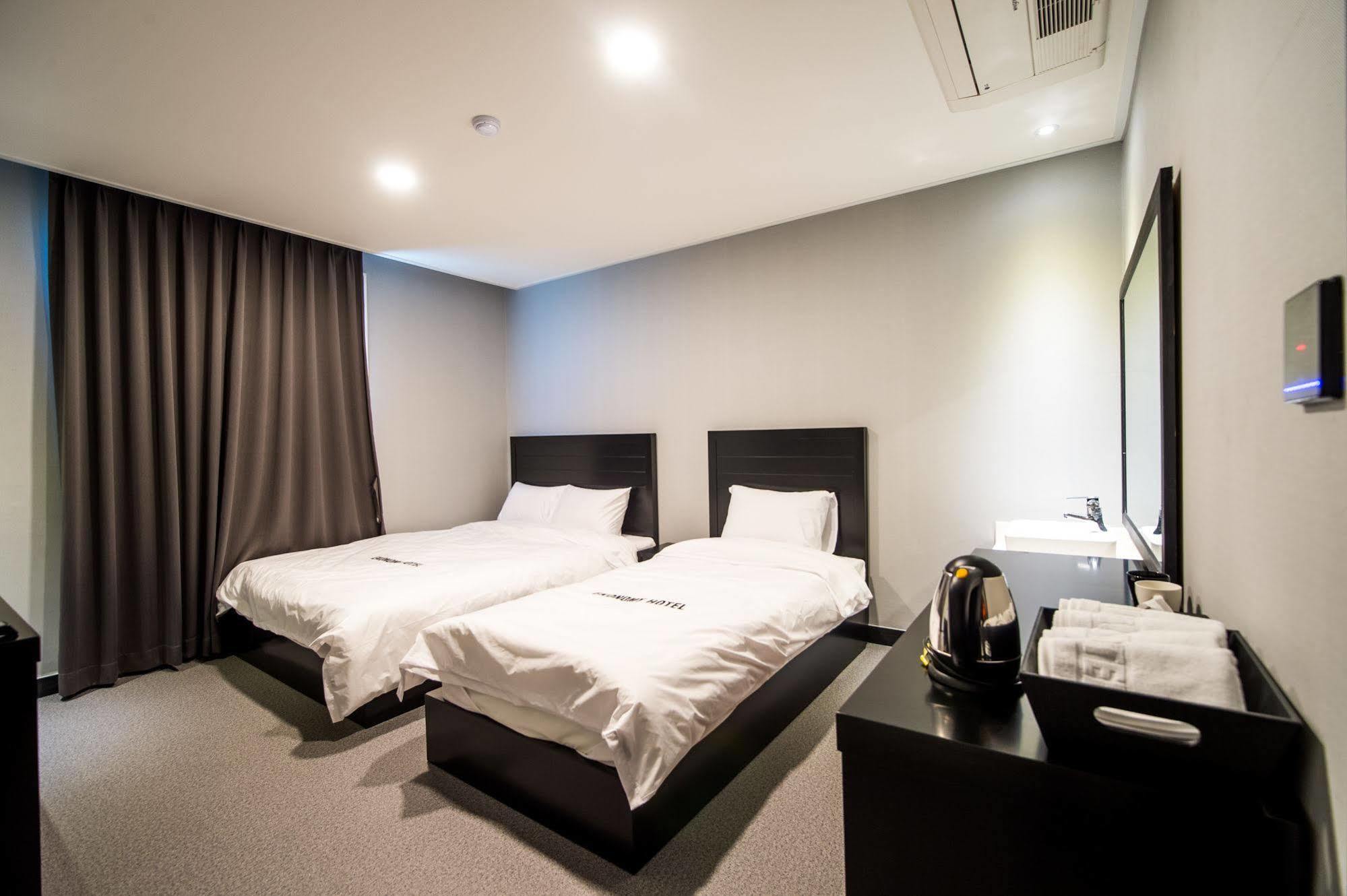Ekonomy Hotel Sokcho Esterno foto